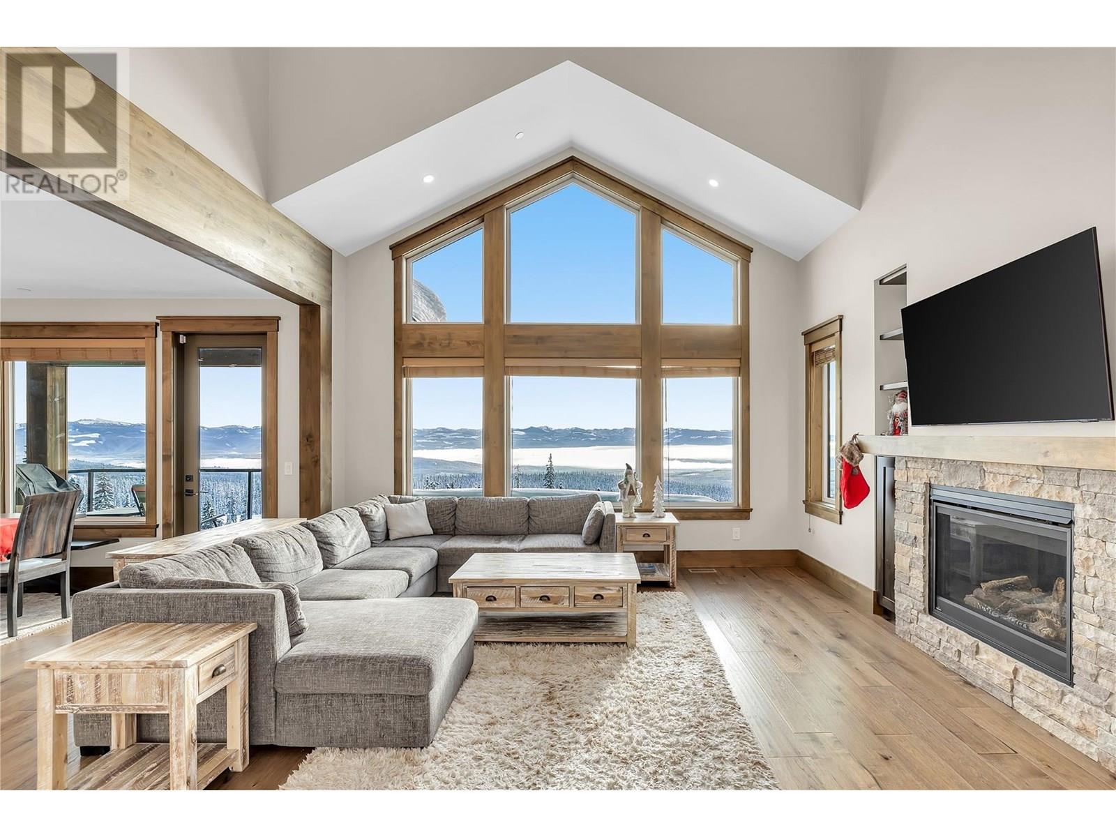 550 Feathertop Way, Big White