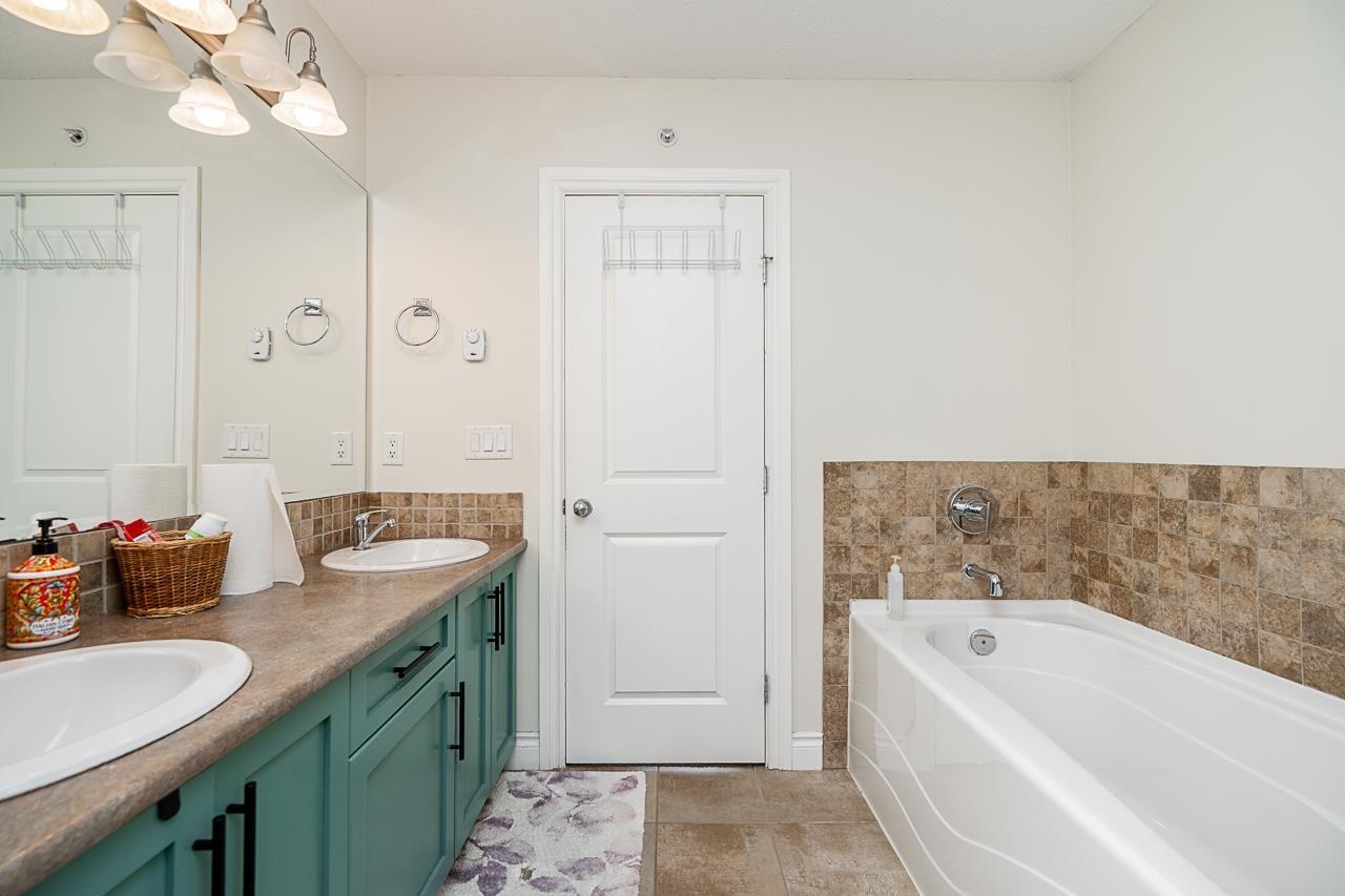 Photo 14 of 408 20286 53 A Avenue, Langley BC