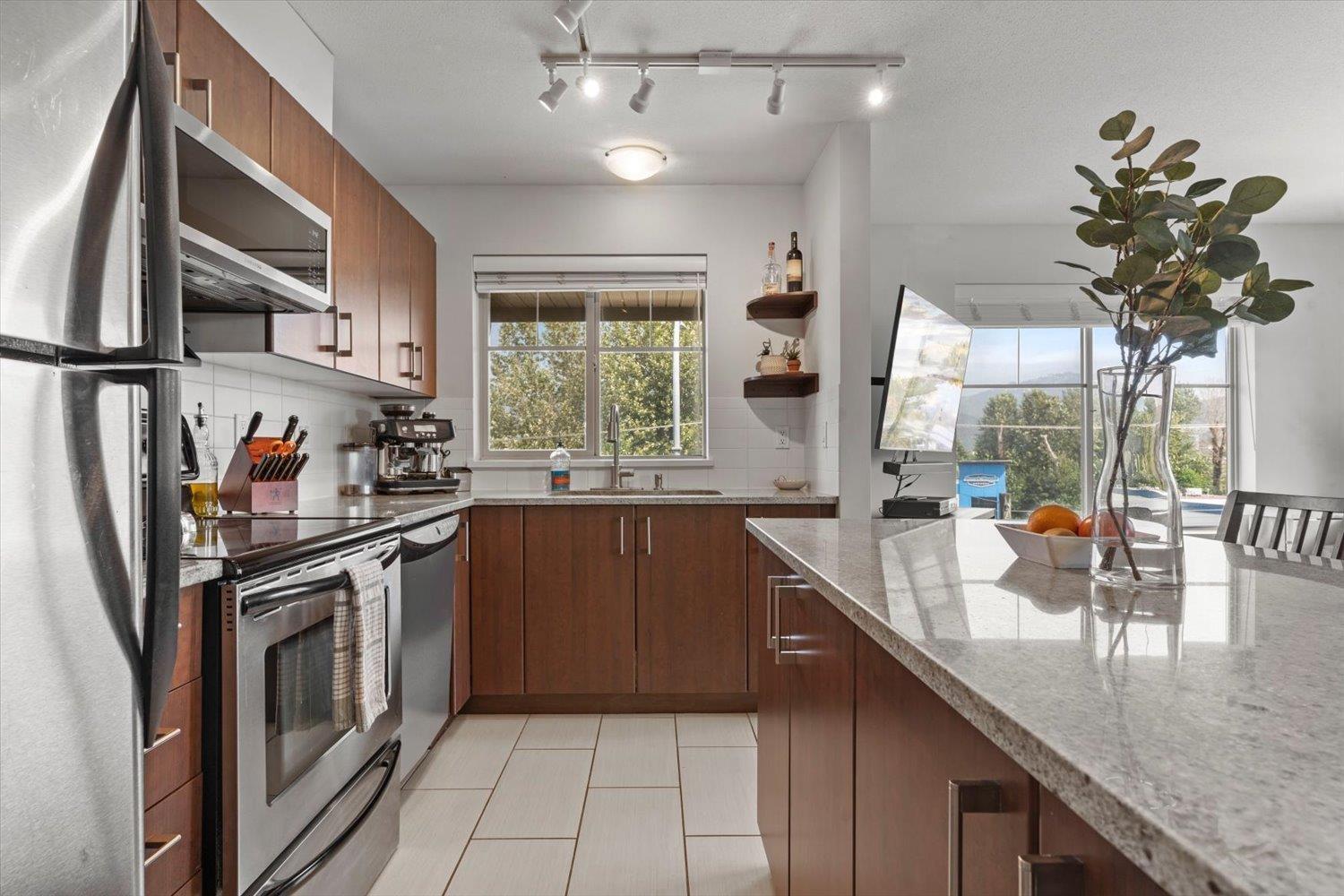 Photo 11 of 405 45555 Yale Road Chilliwack Proper South, Chilliwack BC