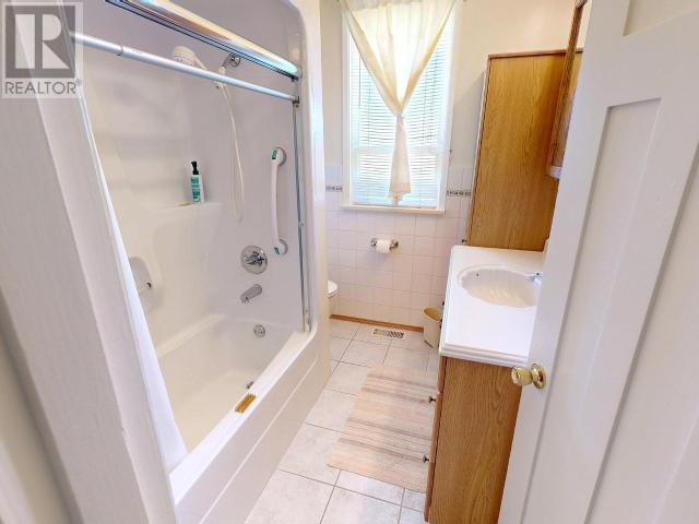 5751 MAPLE AVE, Powell River