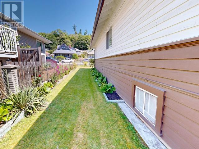 5751 MAPLE AVE, Powell River