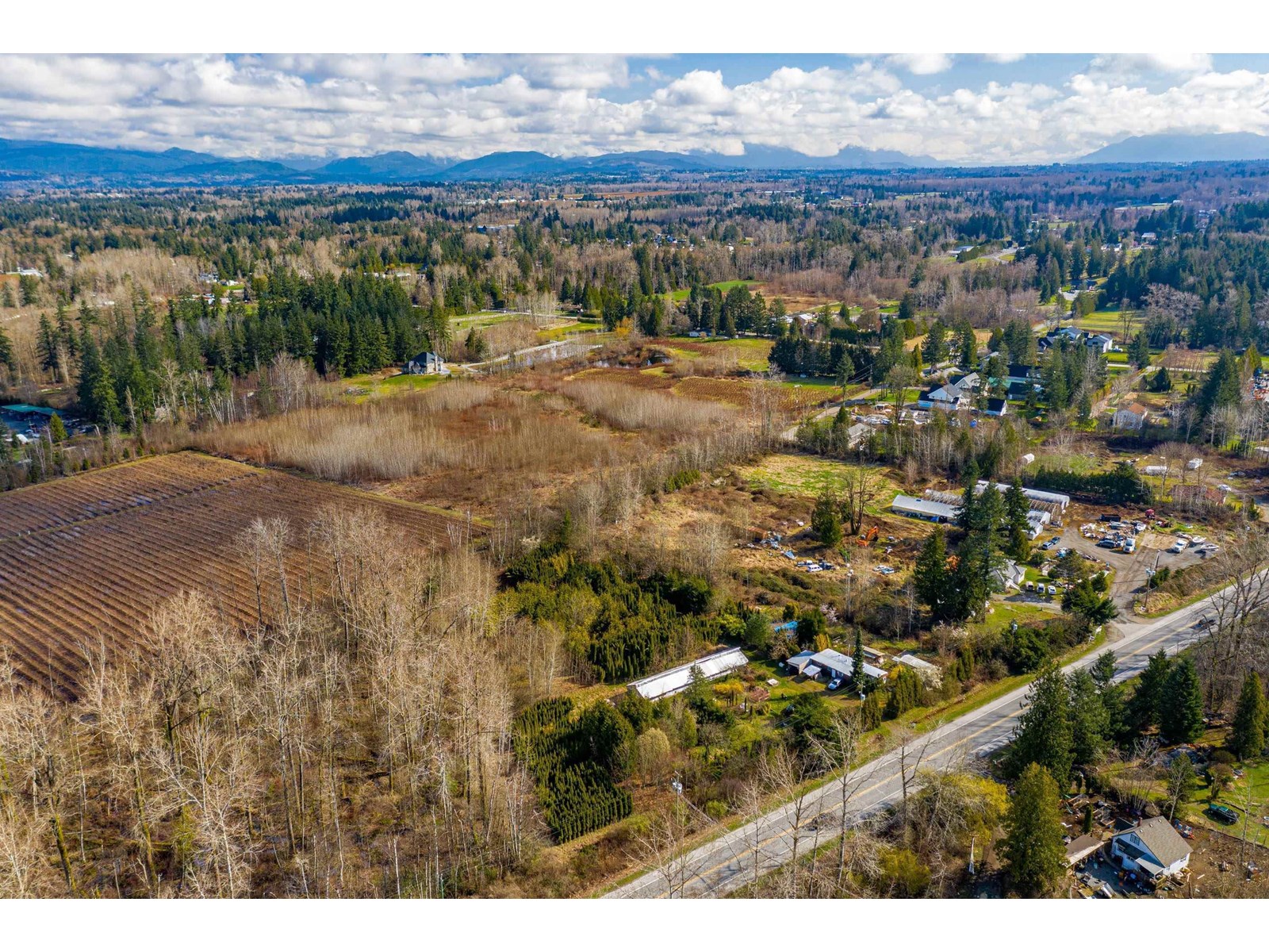 Photo 8 of 24183 Fraser Highway, Langley BC