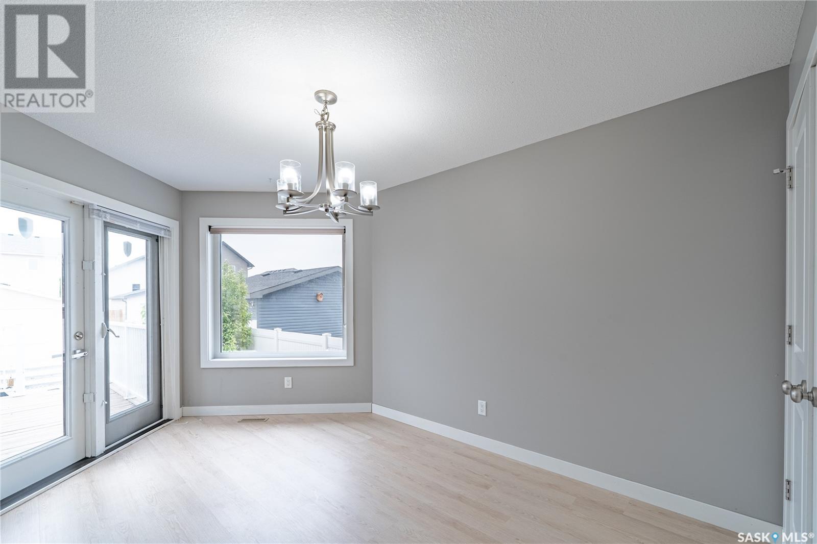 Photo 2 of 5128 Aerial Crescent, Regina SK