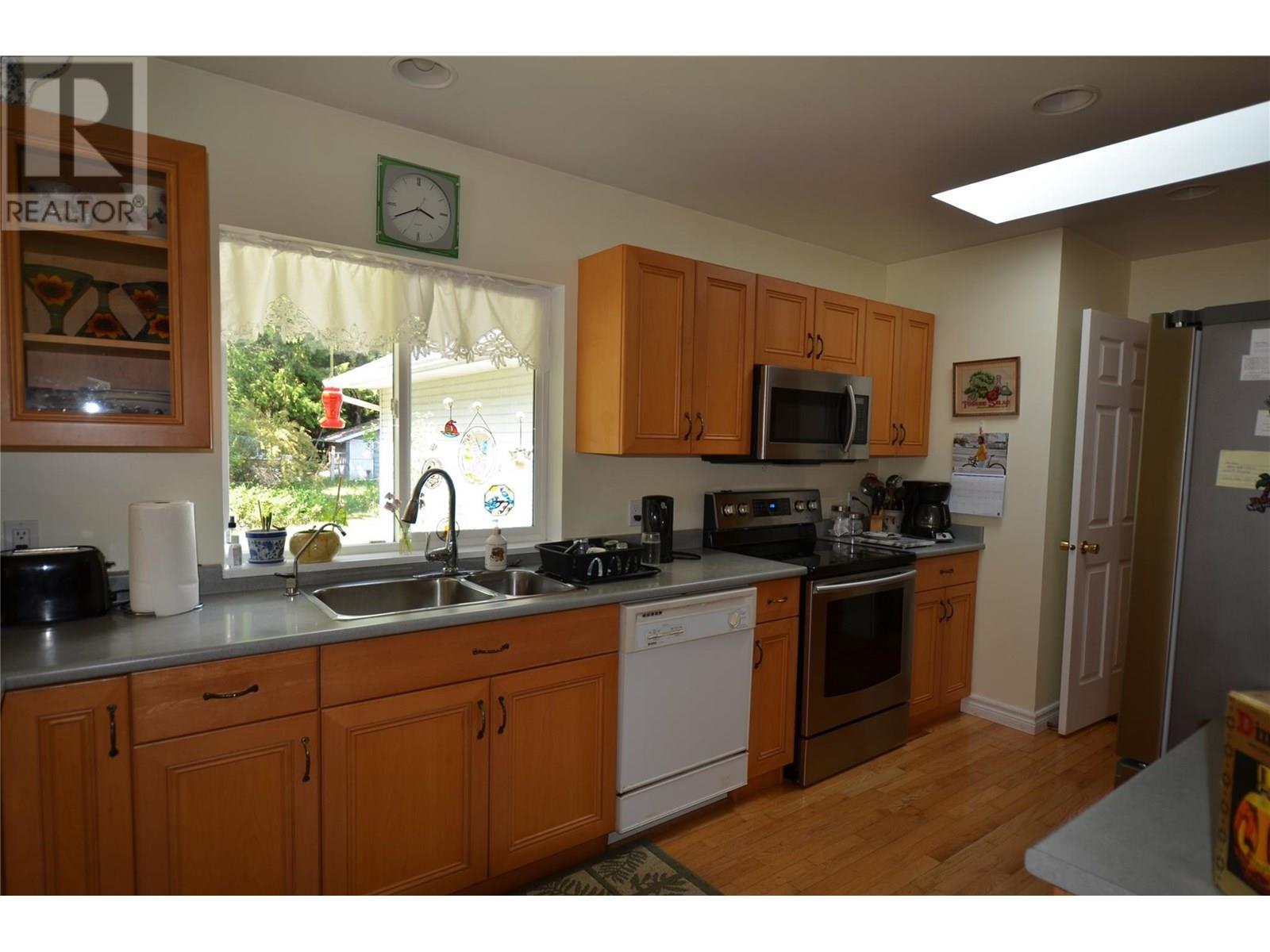  3915 Express Point Road, Scotch Creek