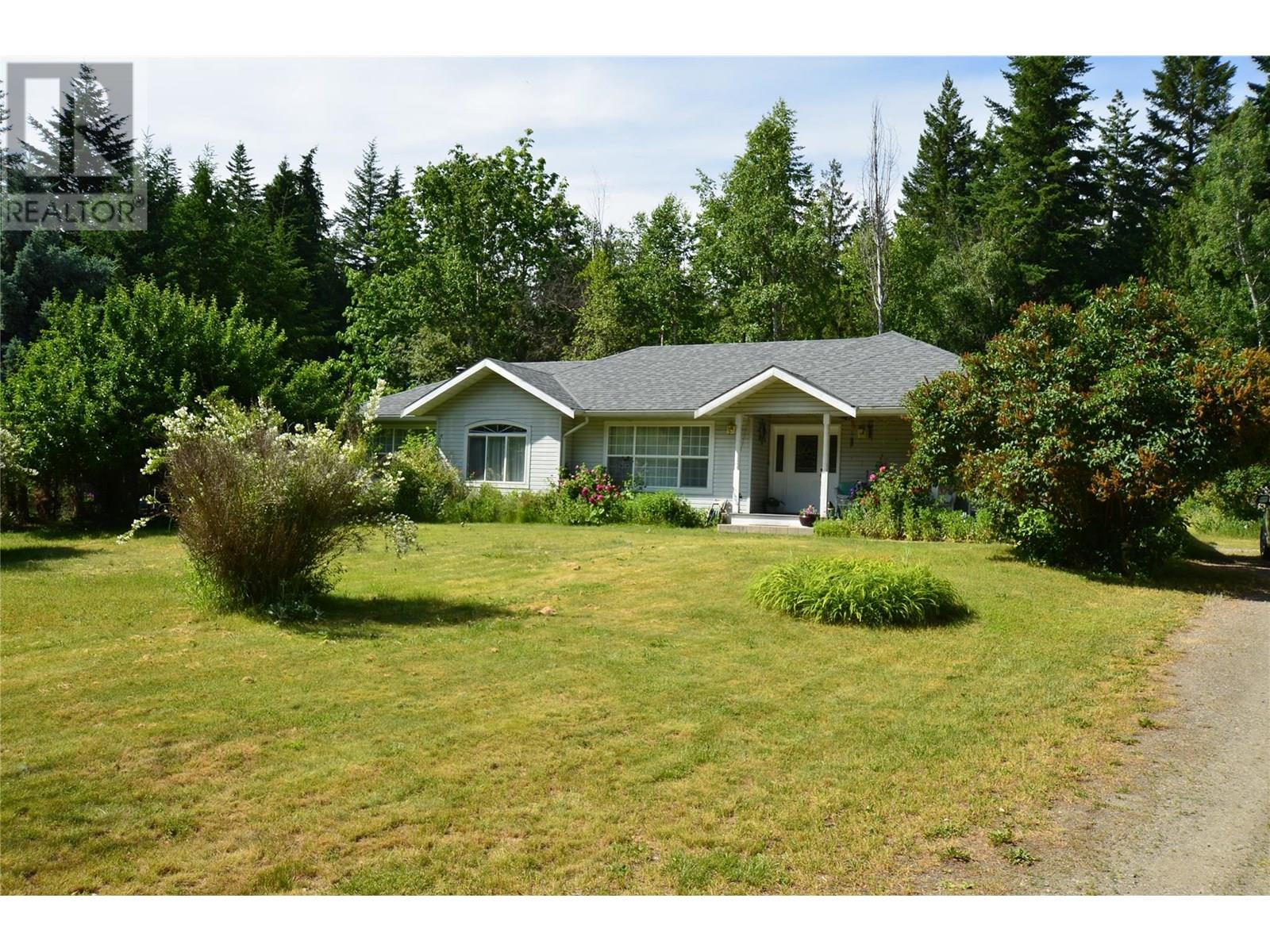  3915 Express Point Road, Scotch Creek