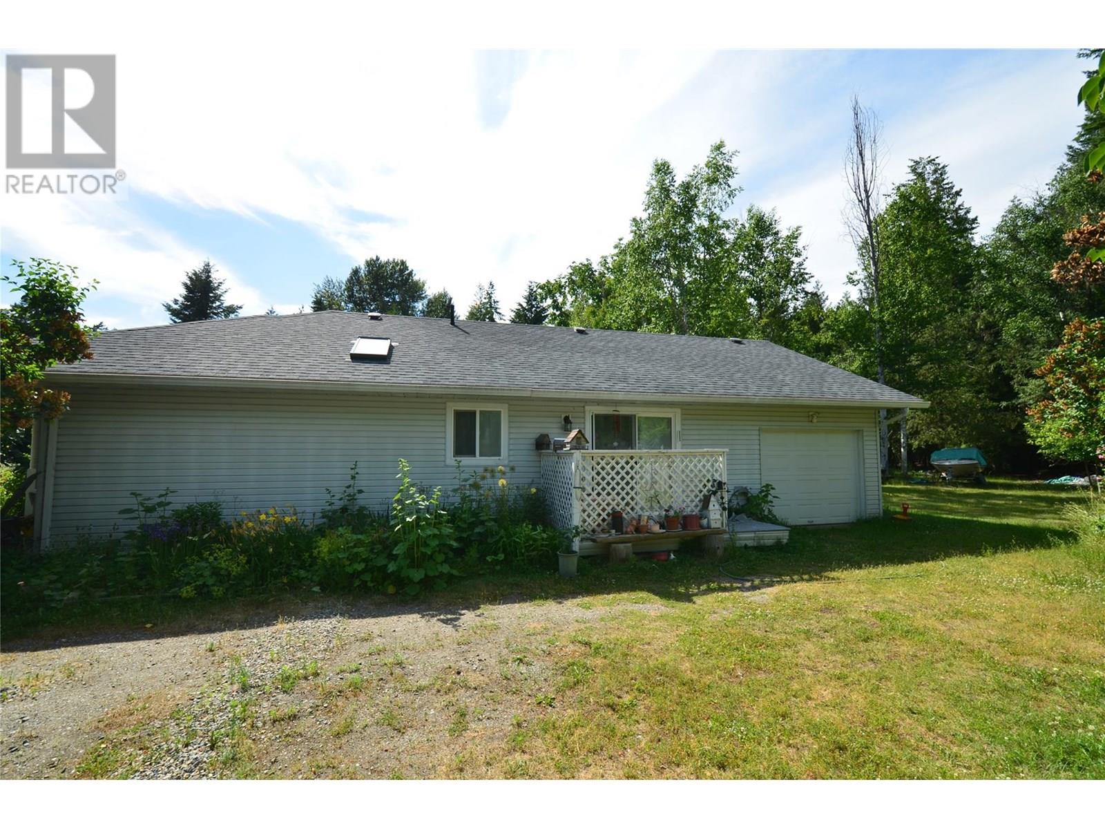  3915 Express Point Road, Scotch Creek