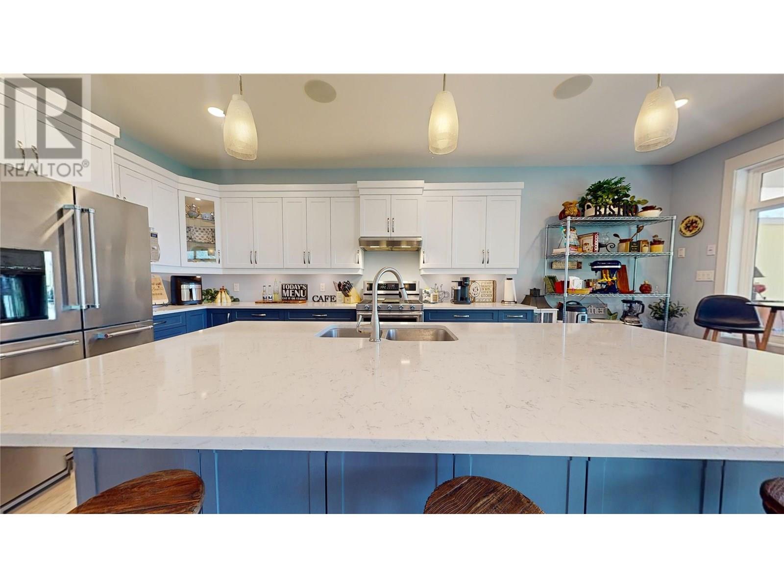 2526 Waverly Drive, Blind Bay