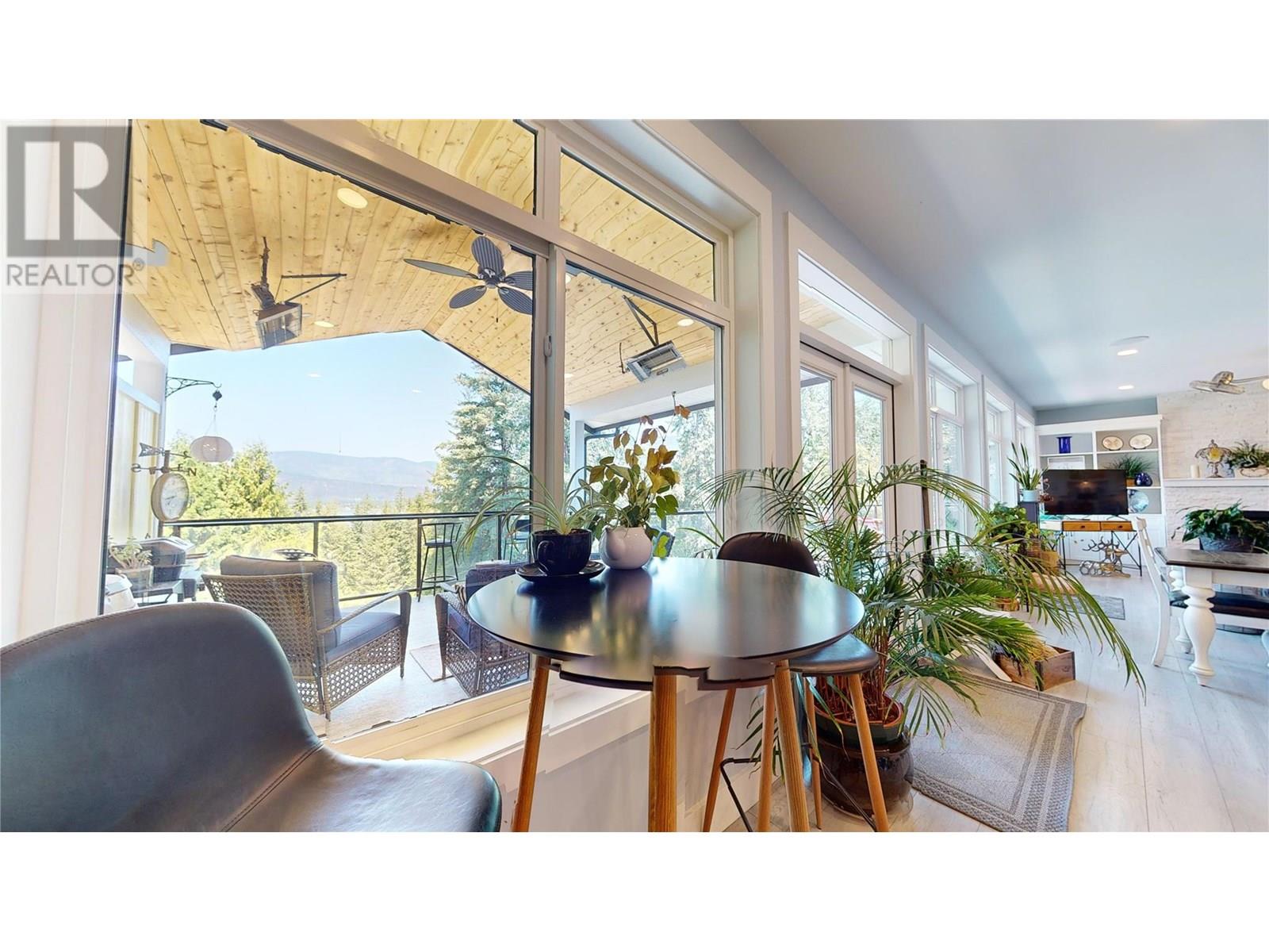2526 Waverly Drive, Blind Bay