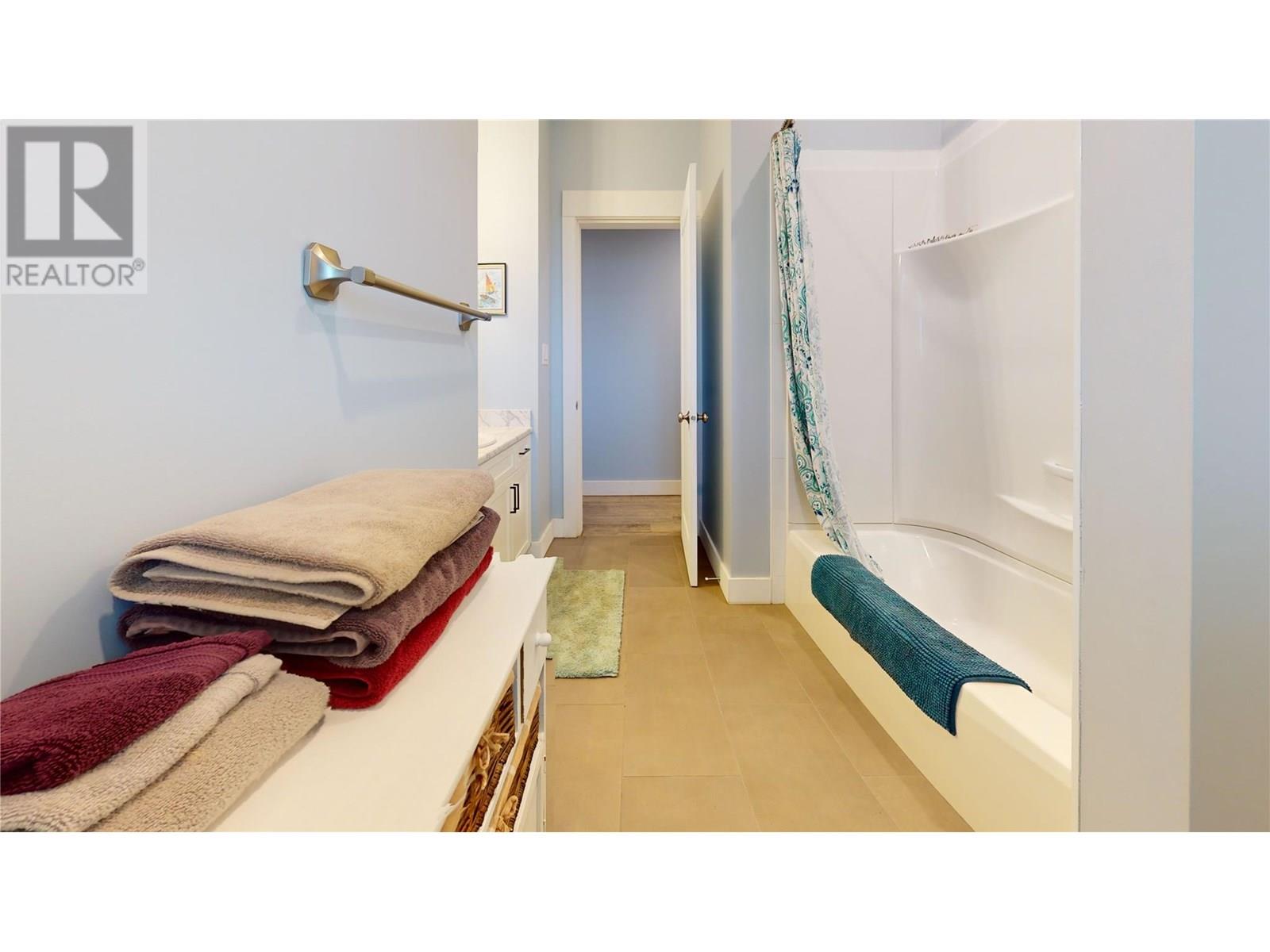 2526 Waverly Drive, Blind Bay