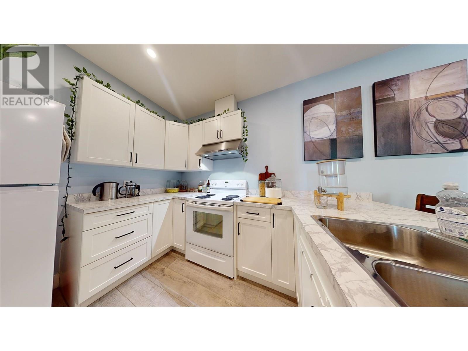 2526 Waverly Drive, Blind Bay