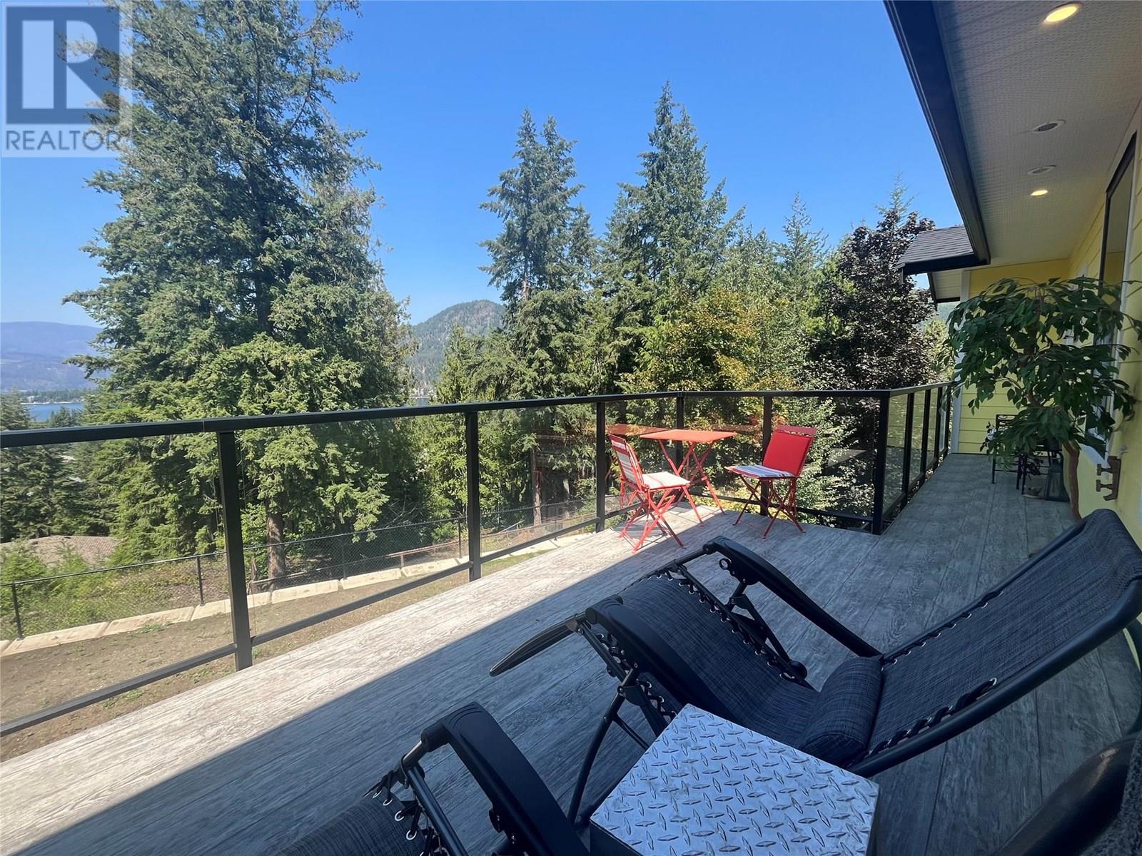 2526 Waverly Drive, Blind Bay