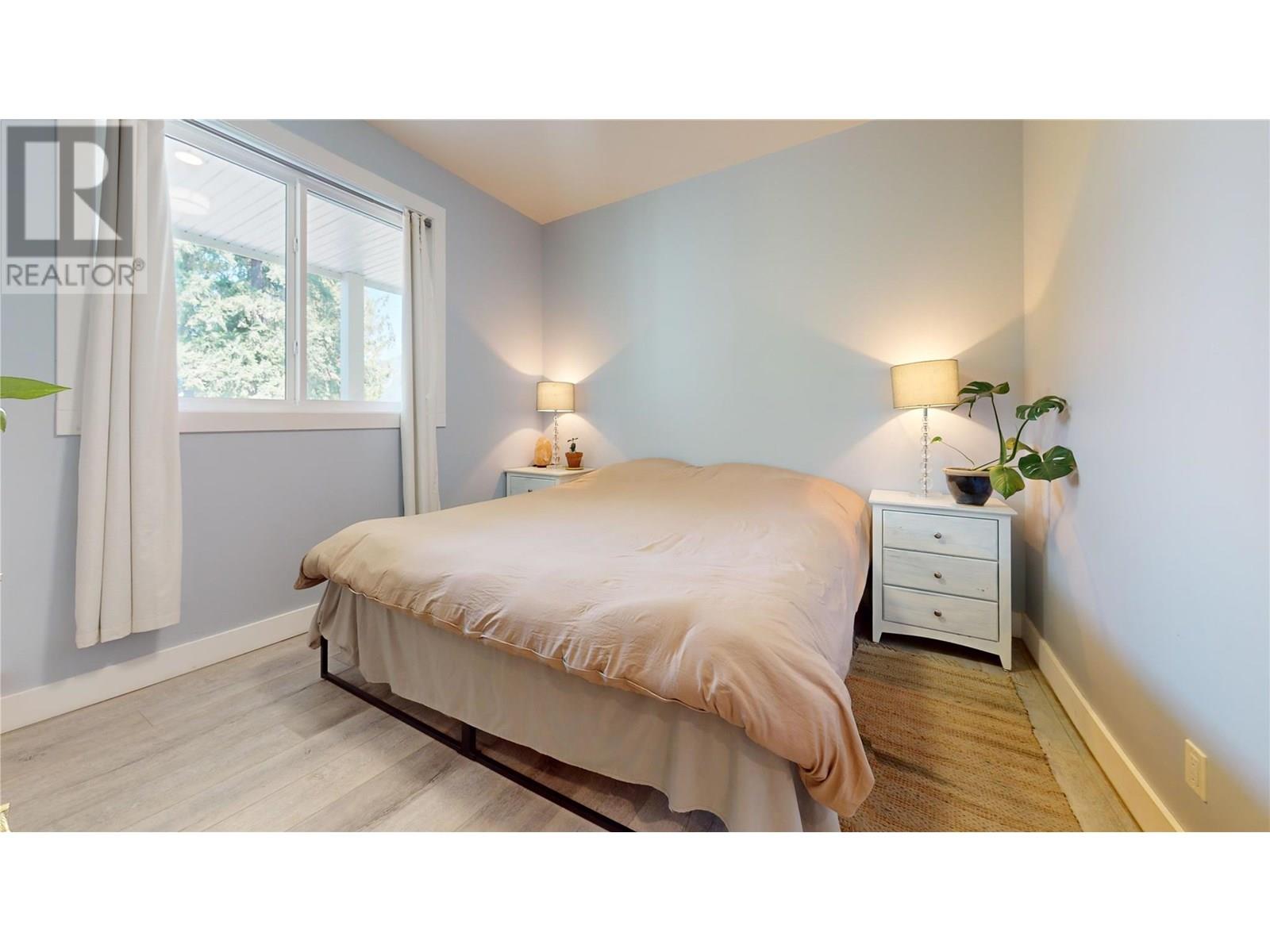 2526 Waverly Drive, Blind Bay
