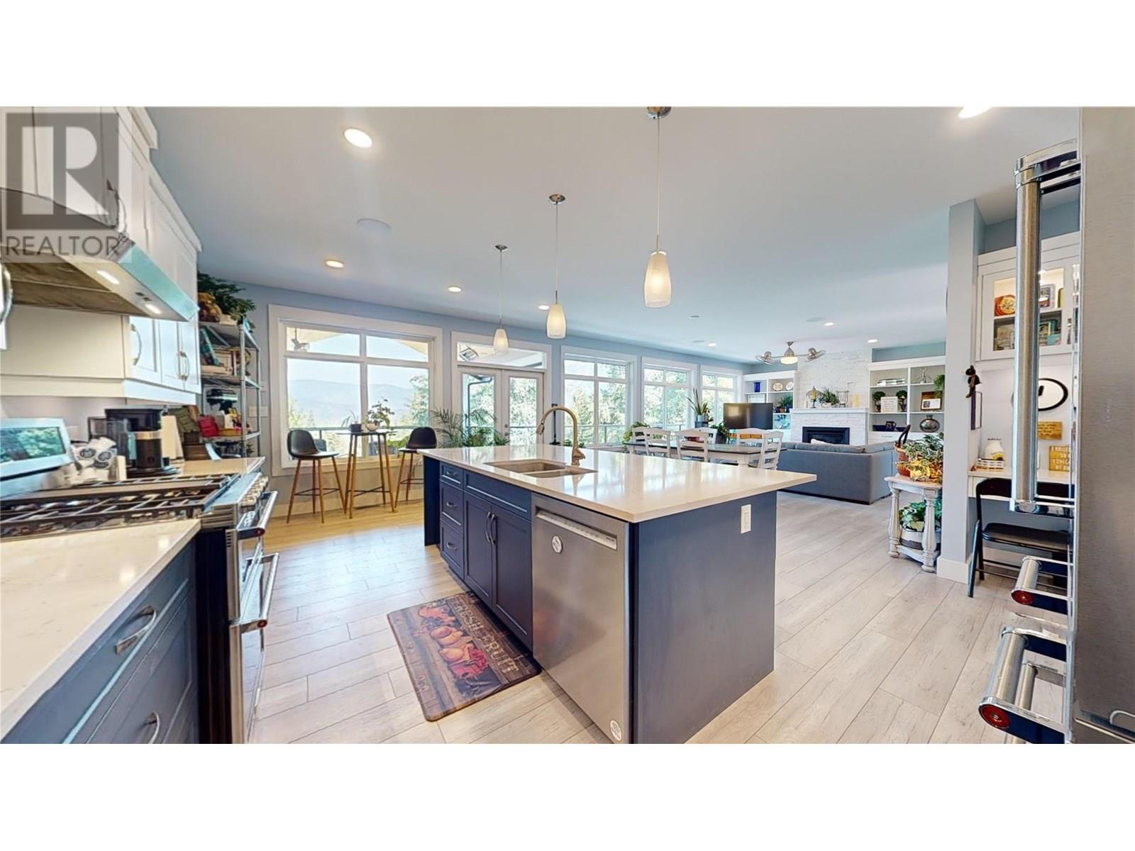 2526 Waverly Drive, Blind Bay