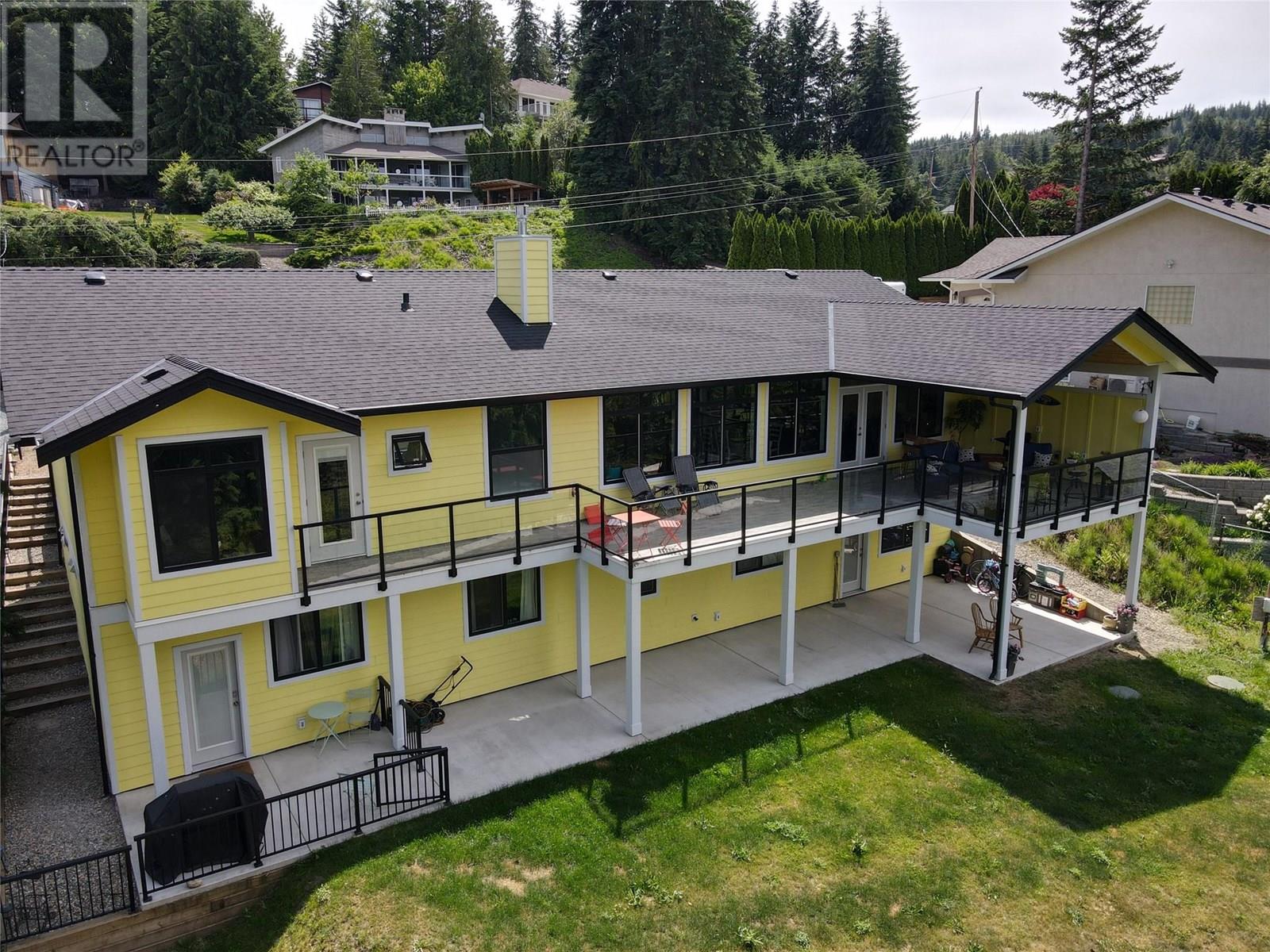 2526 Waverly Drive, Blind Bay
