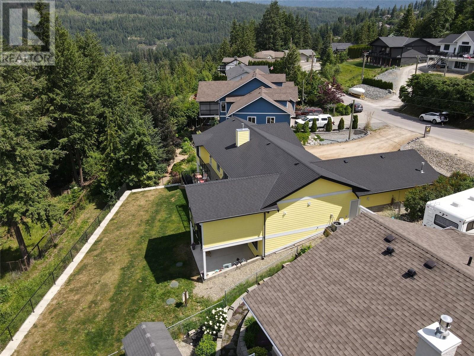 2526 Waverly Drive, Blind Bay