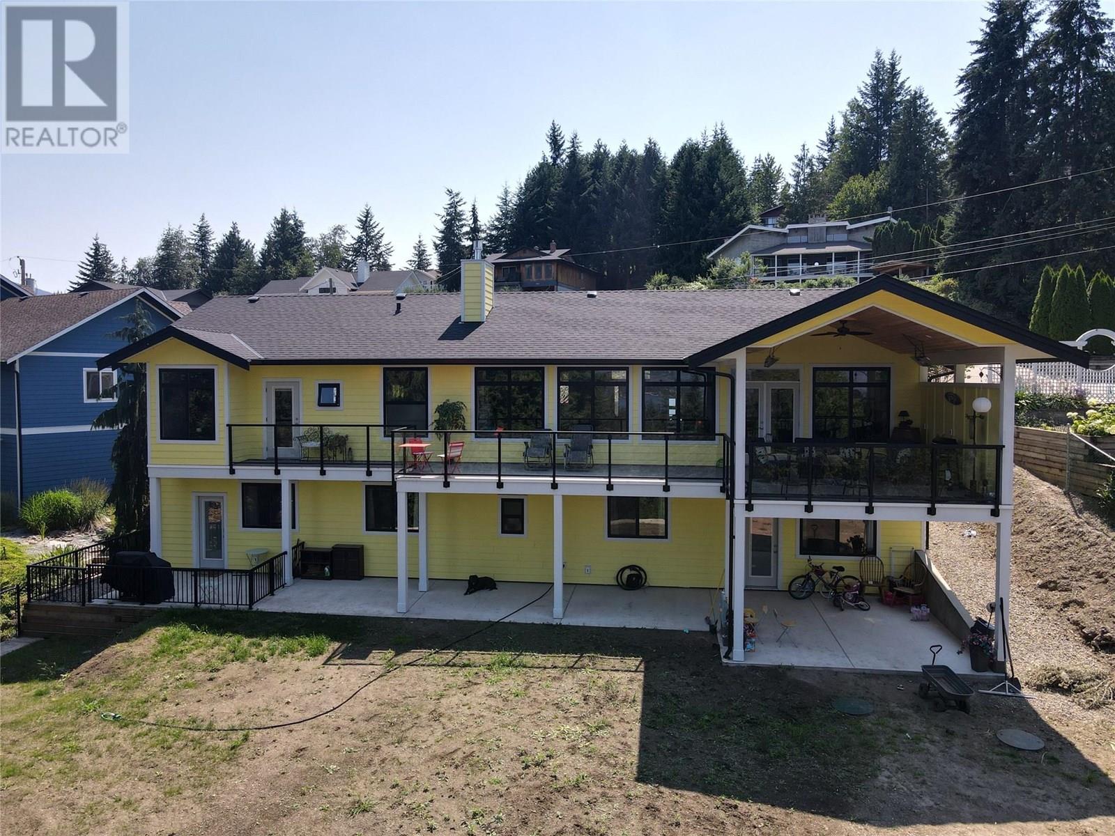 2526 Waverly Drive, Blind Bay