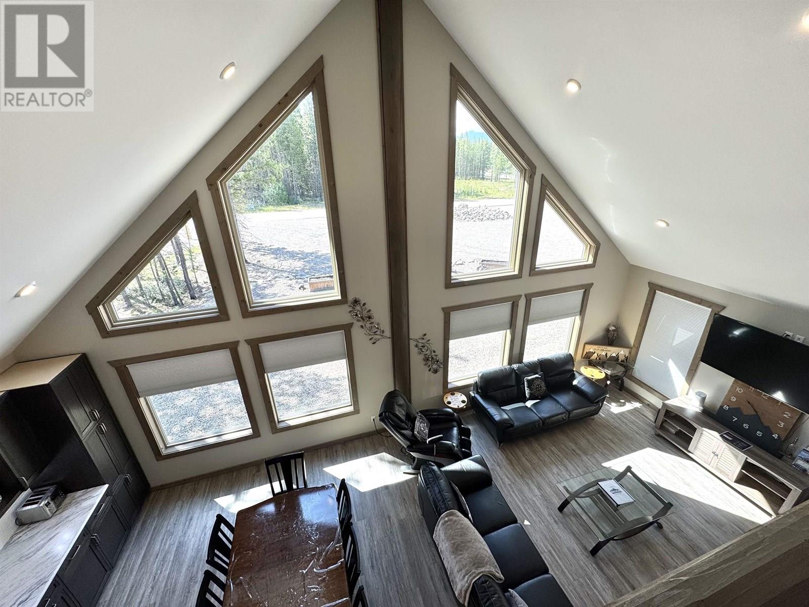 1292 FOWLER PLACE, Valemount
