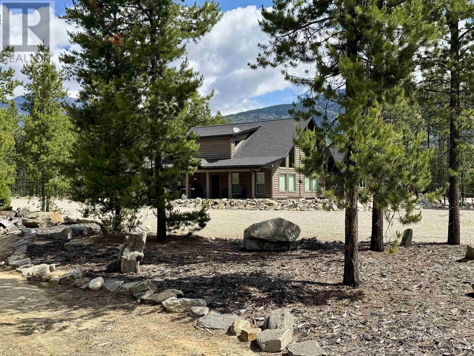 1292 FOWLER PLACE, Valemount