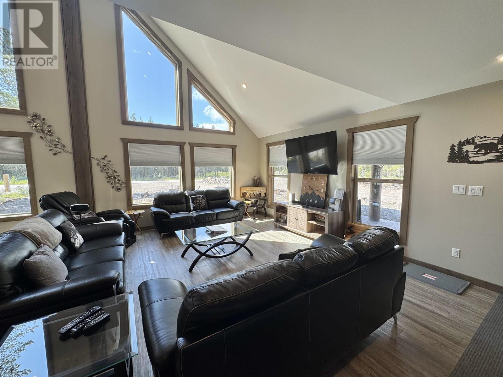 1292 FOWLER PLACE, Valemount