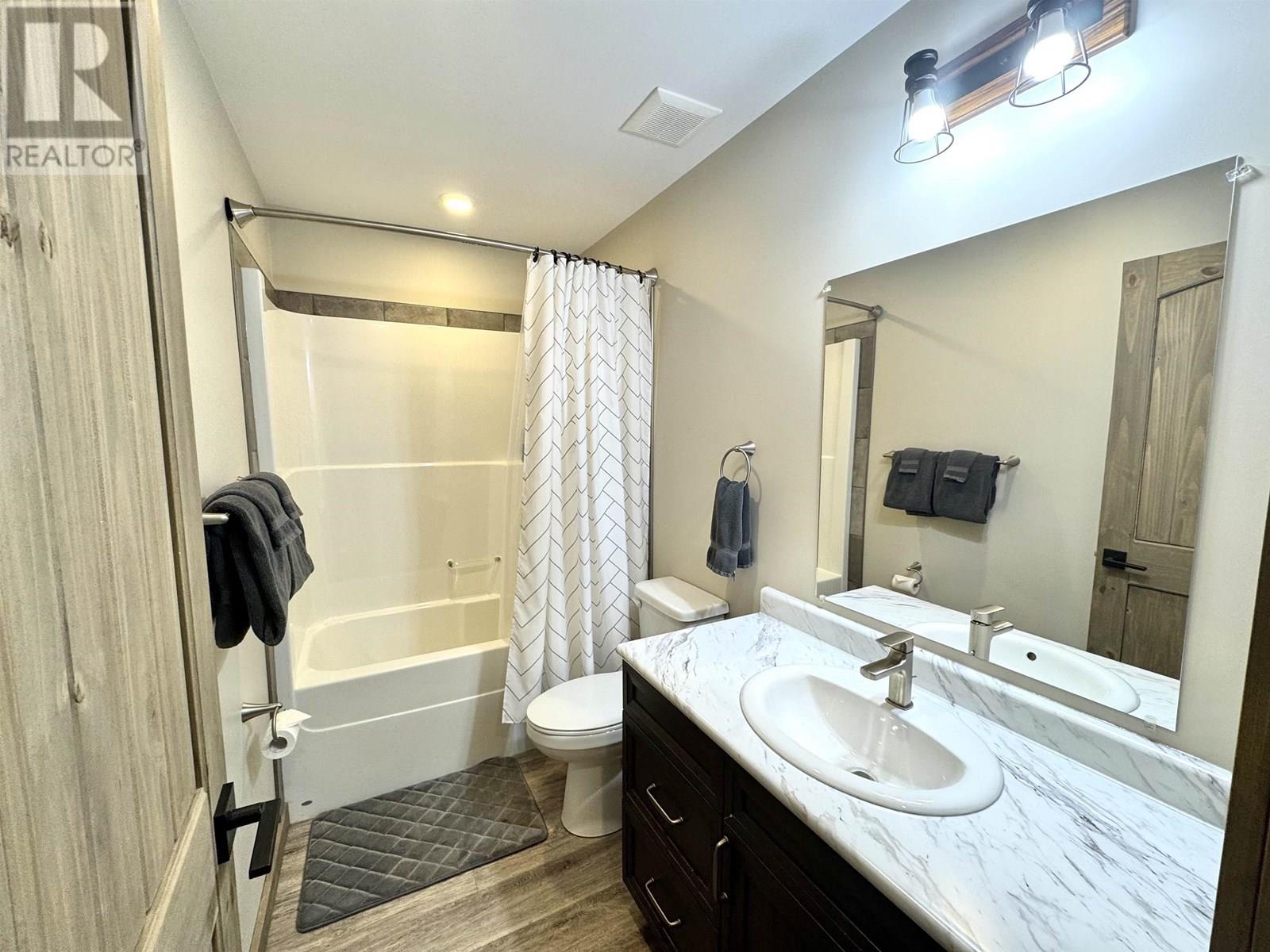 1292 FOWLER PLACE, Valemount