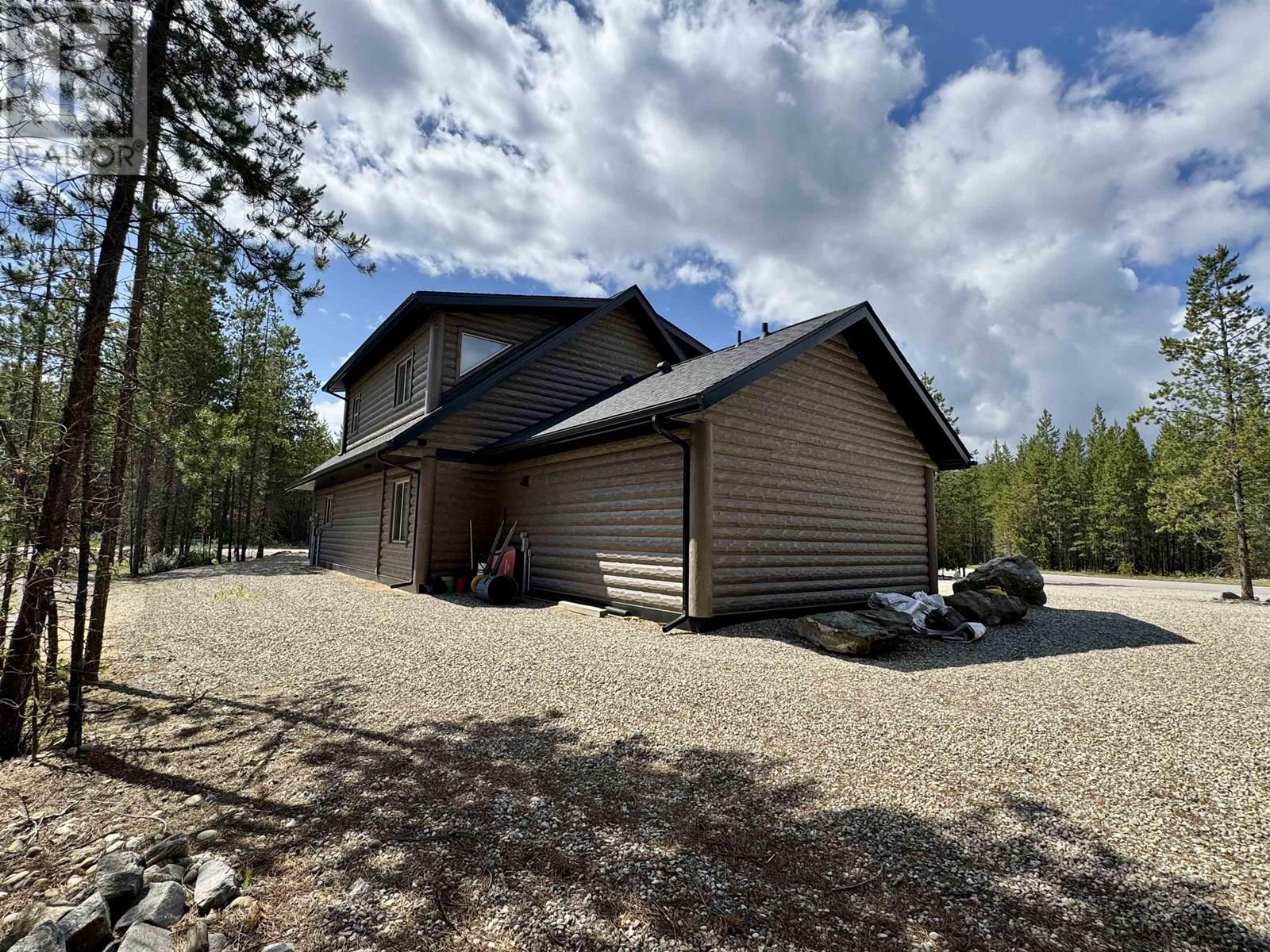 1292 FOWLER PLACE, Valemount