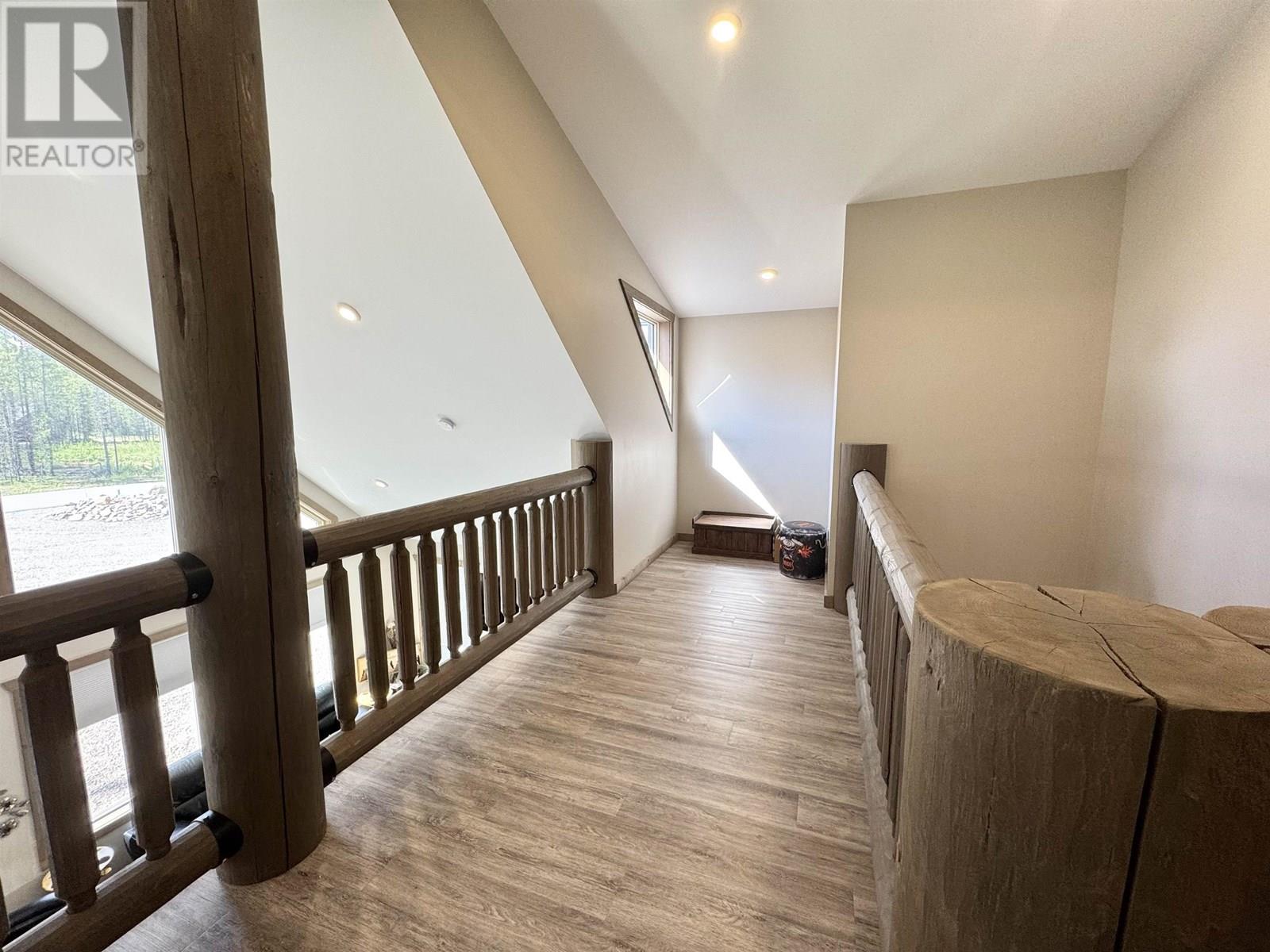 1292 FOWLER PLACE, Valemount