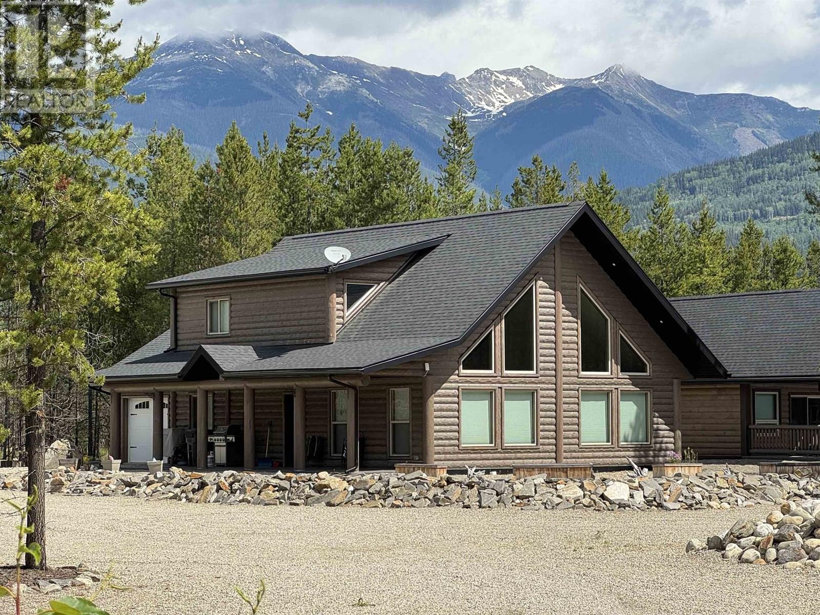 1292 FOWLER PLACE, Valemount