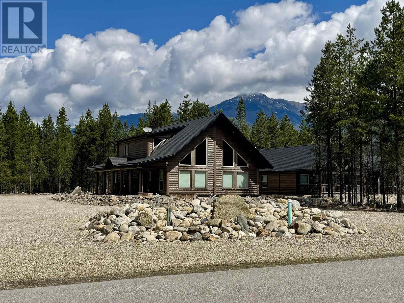 1292 FOWLER PLACE, Valemount