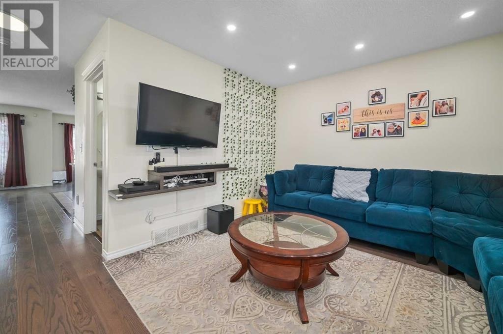 Single Family House for Sale in  Taradale Drive NE Taradale Calgary 