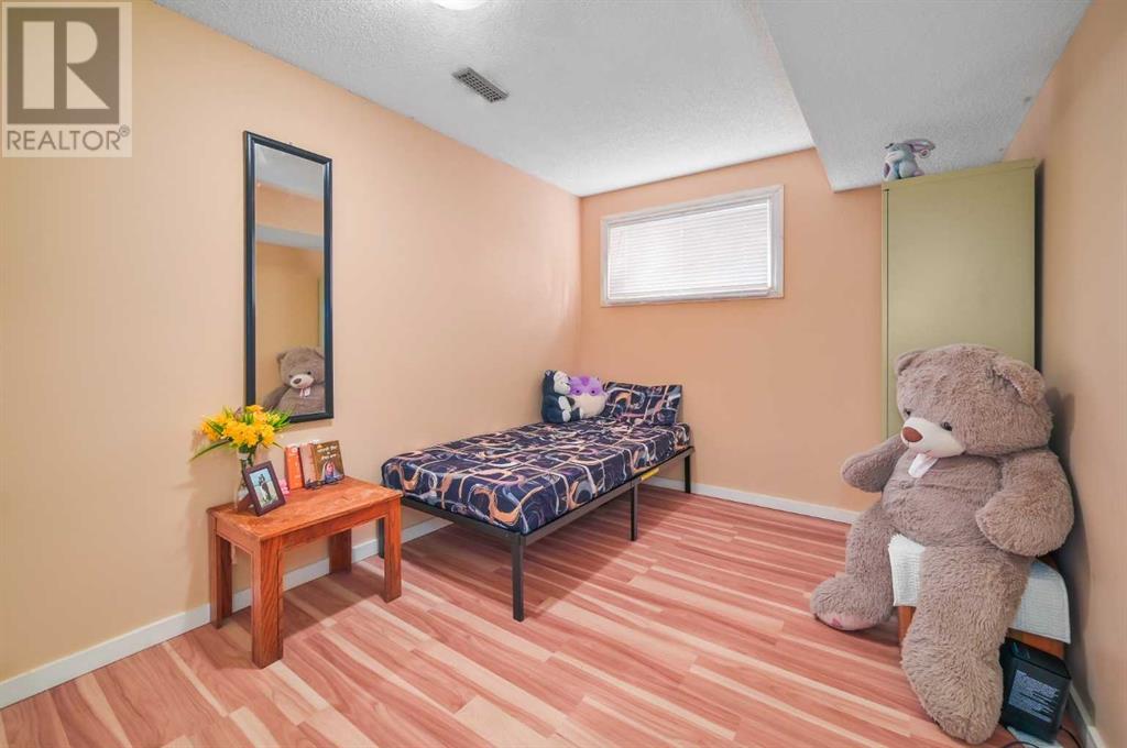 Single Family House for Sale in  Taradale Drive NE Taradale Calgary 