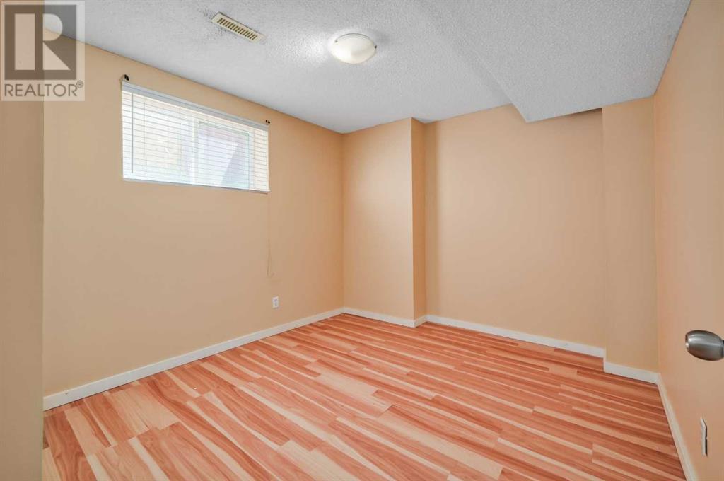 Single Family House for Sale in  Taradale Drive NE Taradale Calgary 
