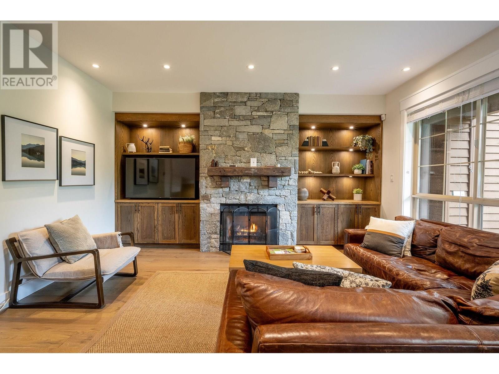 17 8030 NICKLAUS NORTH BOULEVARD, Whistler