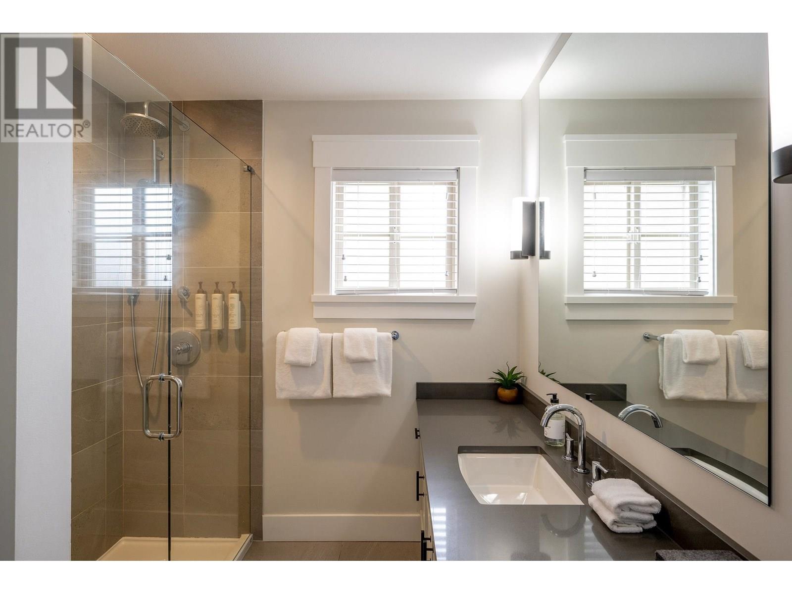 17 8030 NICKLAUS NORTH BOULEVARD, Whistler