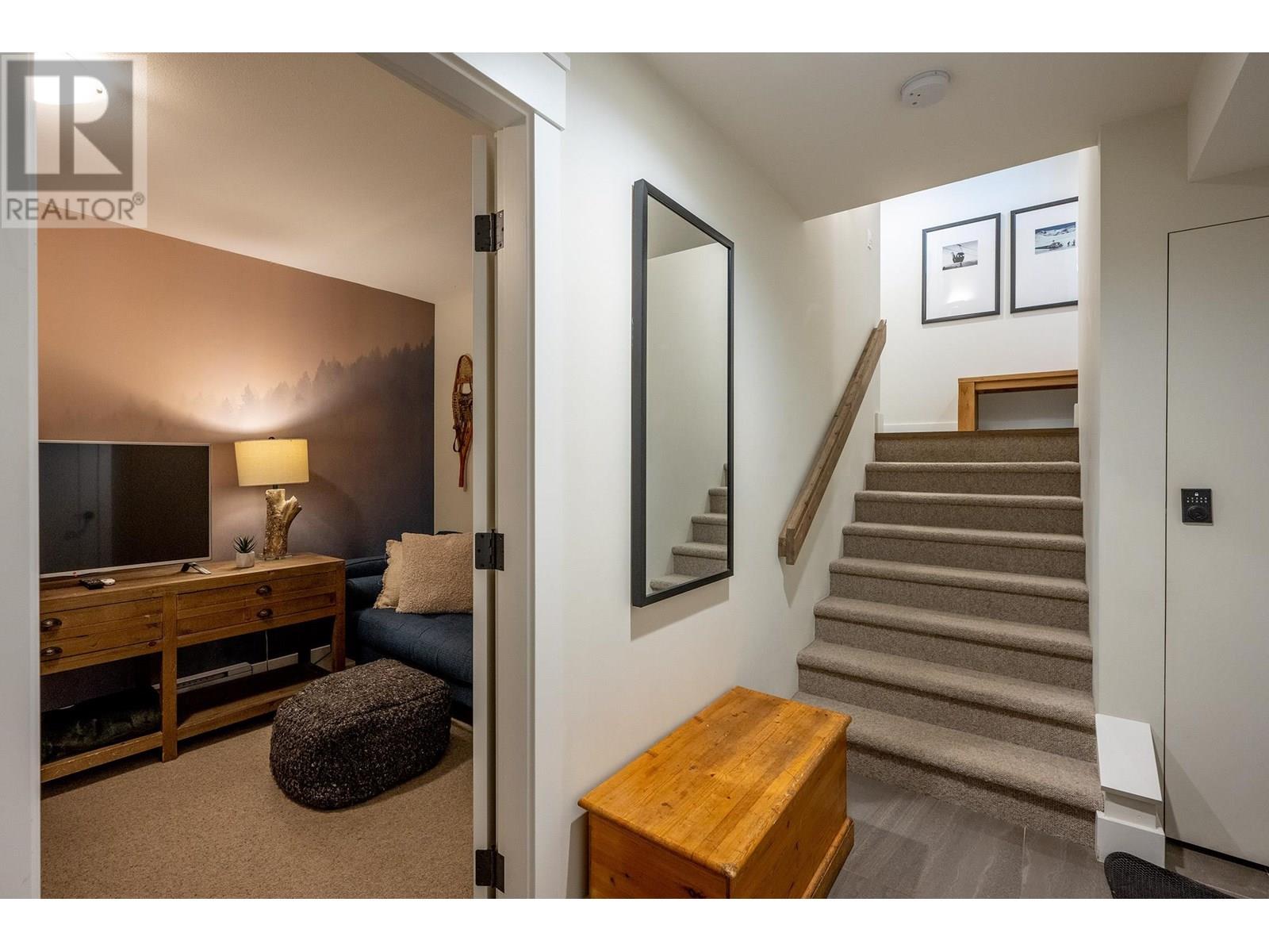 17 8030 NICKLAUS NORTH BOULEVARD, Whistler