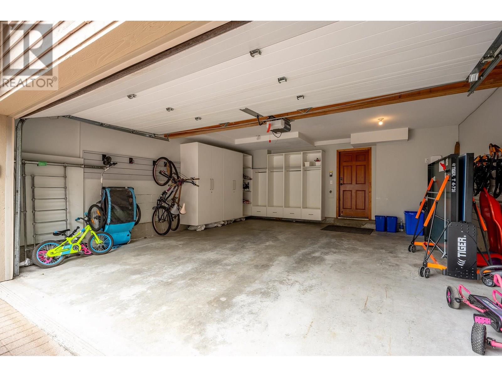 17 8030 NICKLAUS NORTH BOULEVARD, Whistler