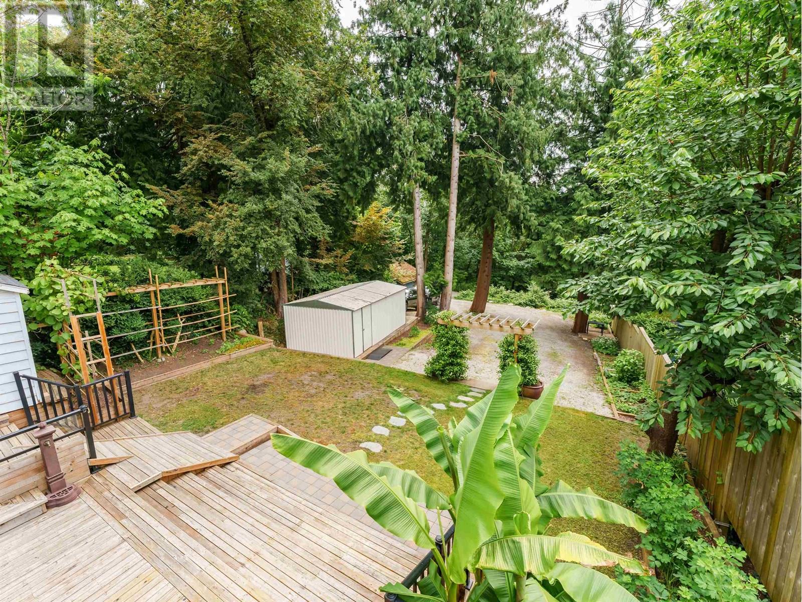Photo 18 of 8626 Gilley Avenue, Burnaby BC