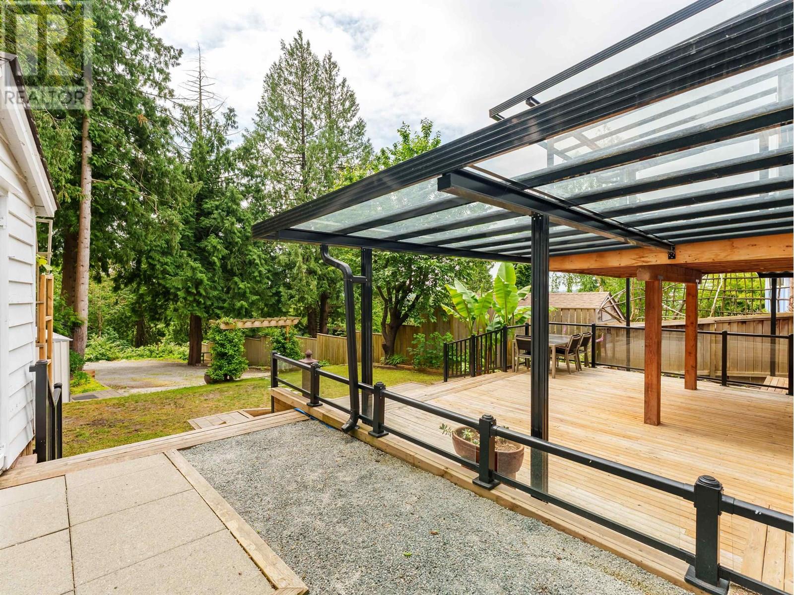 Photo 2 of 8626 Gilley Avenue, Burnaby BC