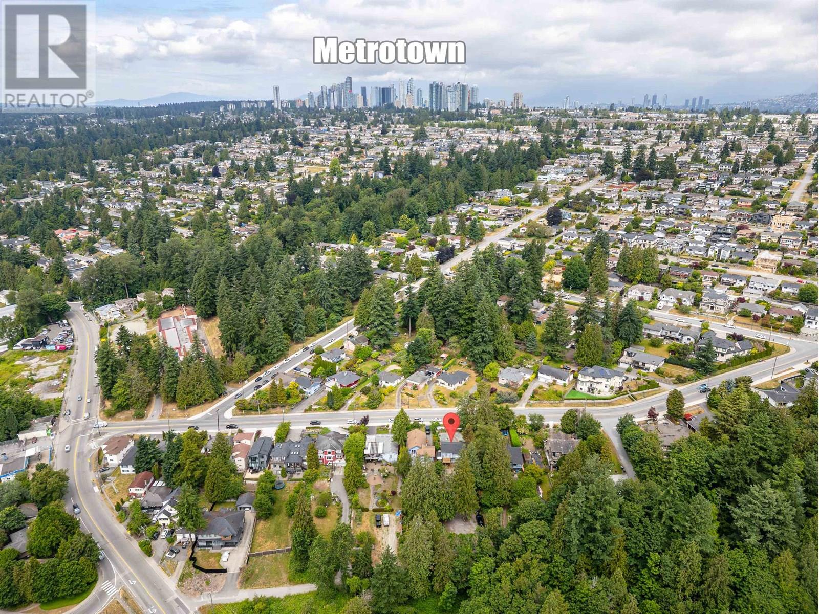 Photo 12 of 8626 Gilley Avenue, Burnaby BC