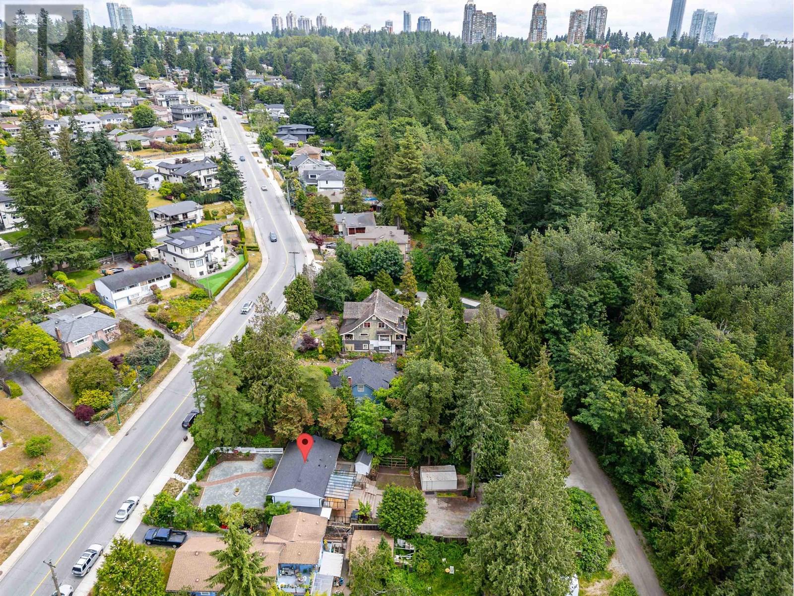 Photo 13 of 8626 Gilley Avenue, Burnaby BC