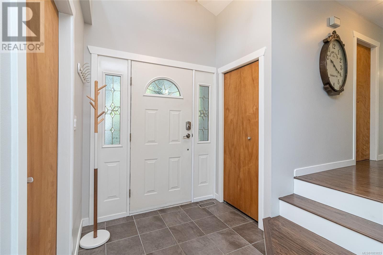 885 Falkirk Ave, North Saanich