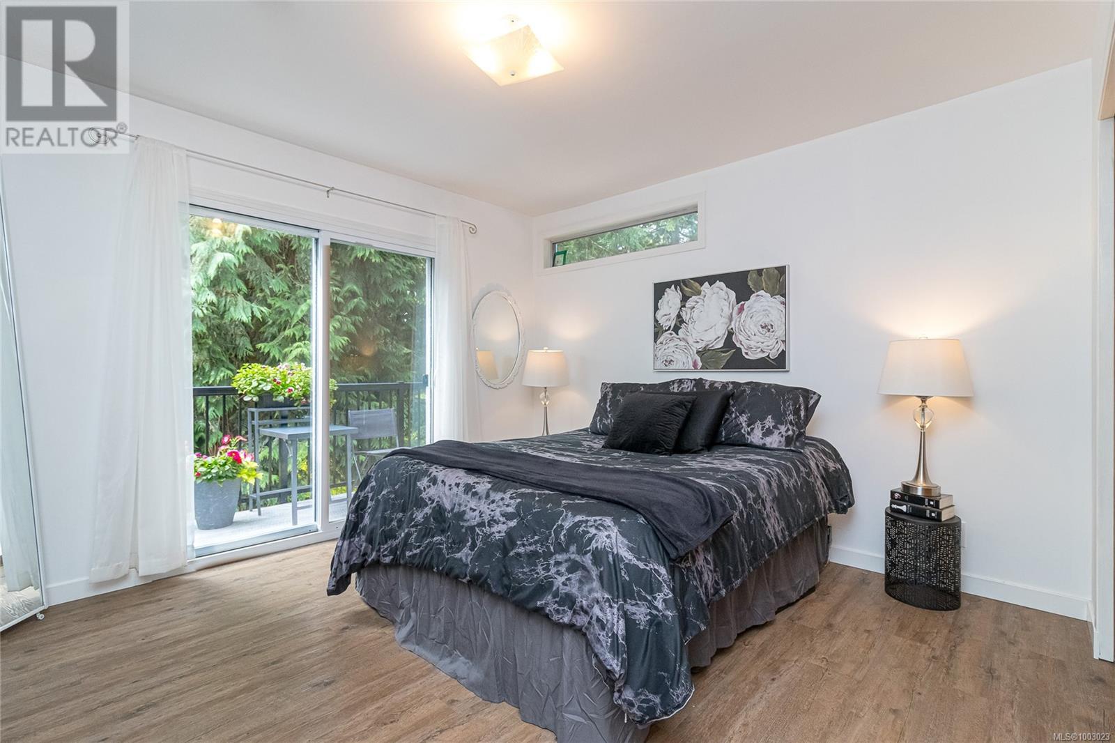 885 Falkirk Ave, North Saanich