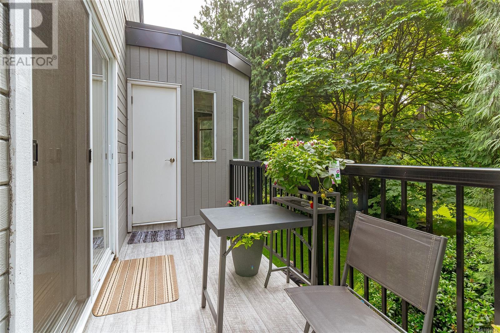 885 Falkirk Ave, North Saanich