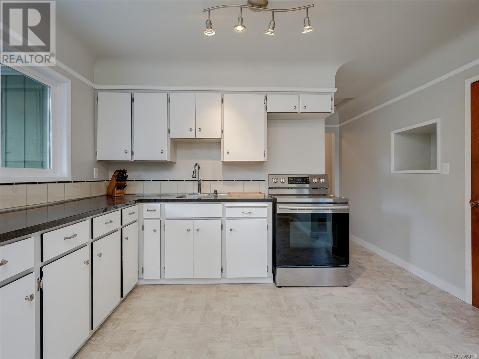 1005 LODGE AVE - Image 9