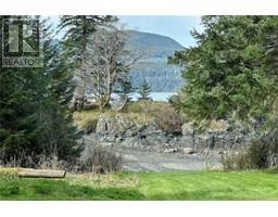0 Humpback Bay, Sayward, BC V0P1R0 Photo 32