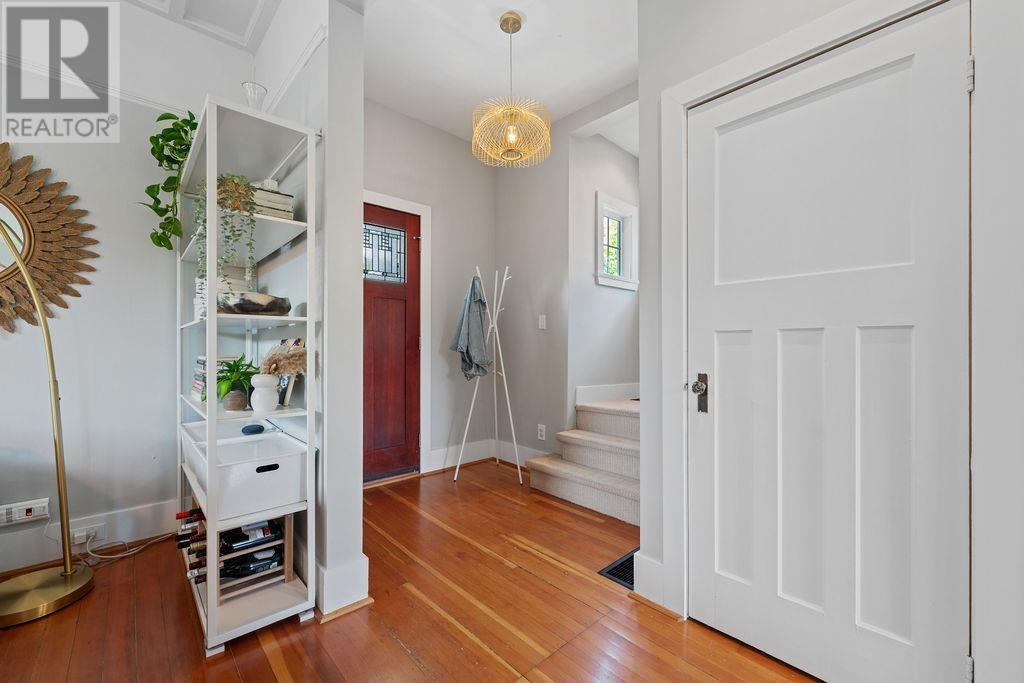 Photo 8 of 1750 Mcguire Avenue, North Vancouver BC