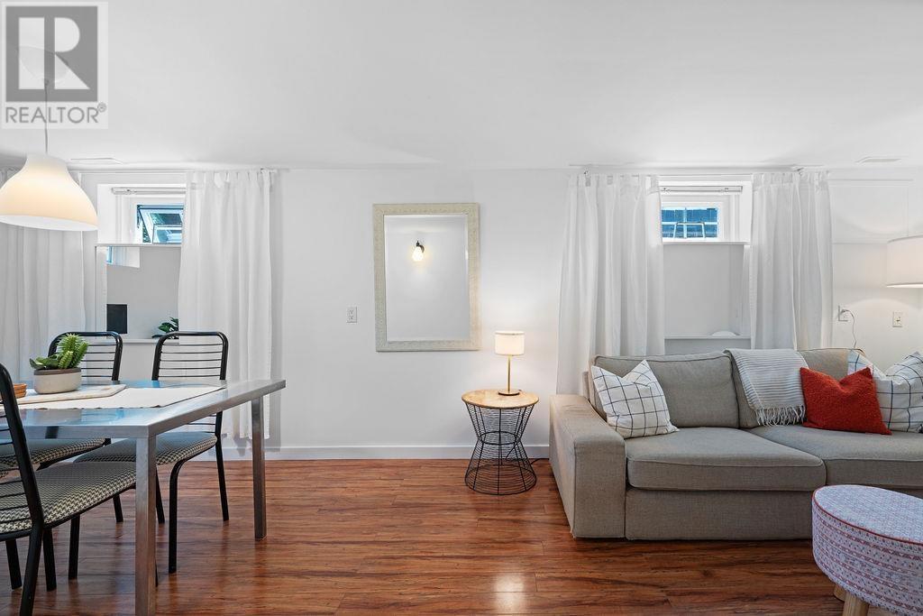 Photo 3 of 1750 Mcguire Avenue, North Vancouver BC