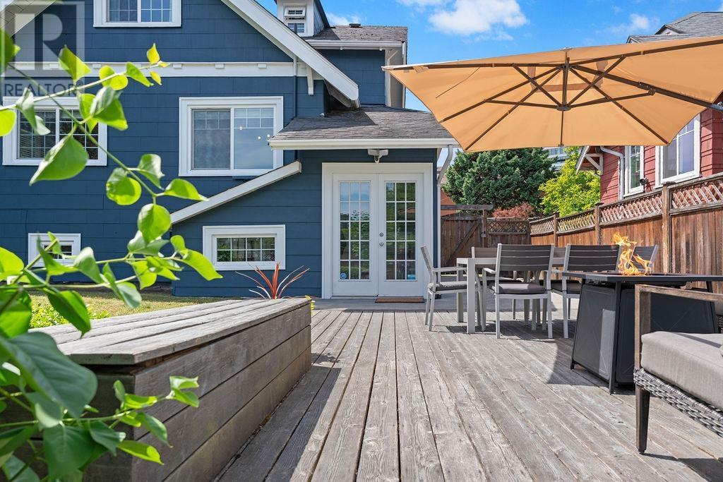 Photo 1 of 1750 Mcguire Avenue, North Vancouver BC