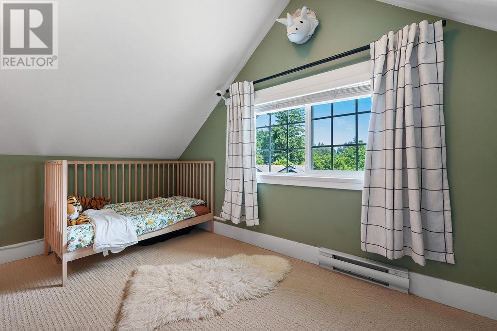 Photo 7 of 1750 Mcguire Avenue, North Vancouver BC