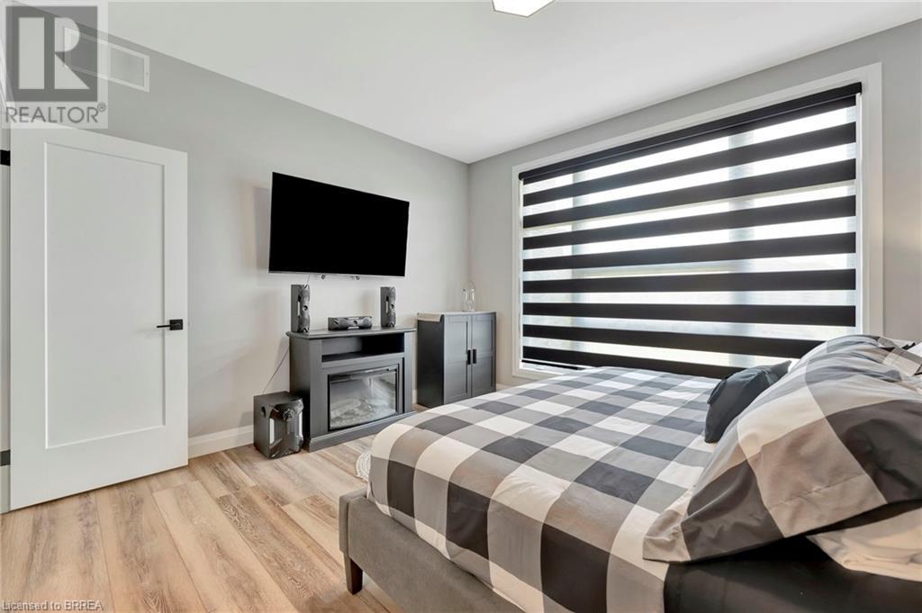 Photo 41 of 14 Hudson Drive, Brantford ON