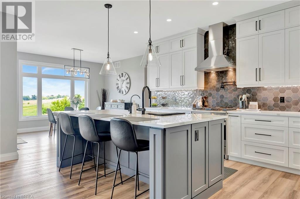 Photo 13 of 14 Hudson Drive, Brantford ON
